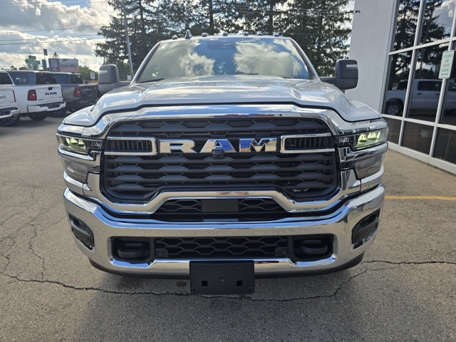 2025 Ram 2500 Tradesman photo 3
