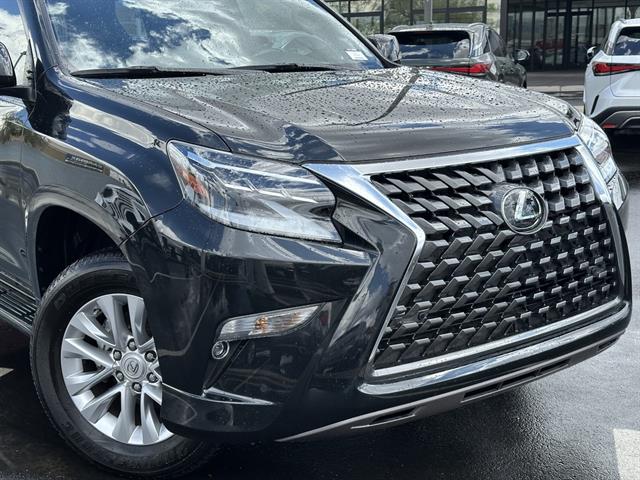 2023 Lexus GX 460 Base photo 2