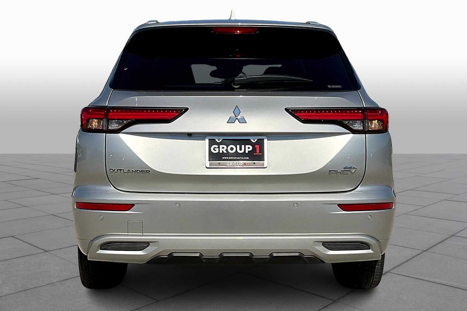 2023 Mitsubishi Outlander SEL photo 4