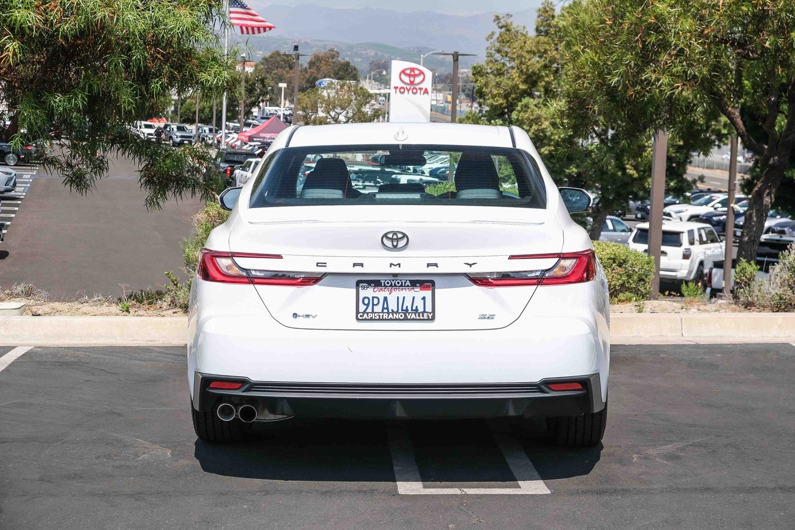 2025 Toyota Camry SE photo 8