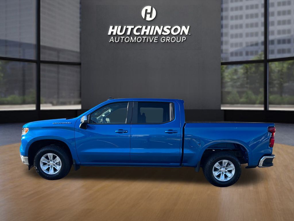 2022 Chevrolet Silverado 1500 LT photo 4