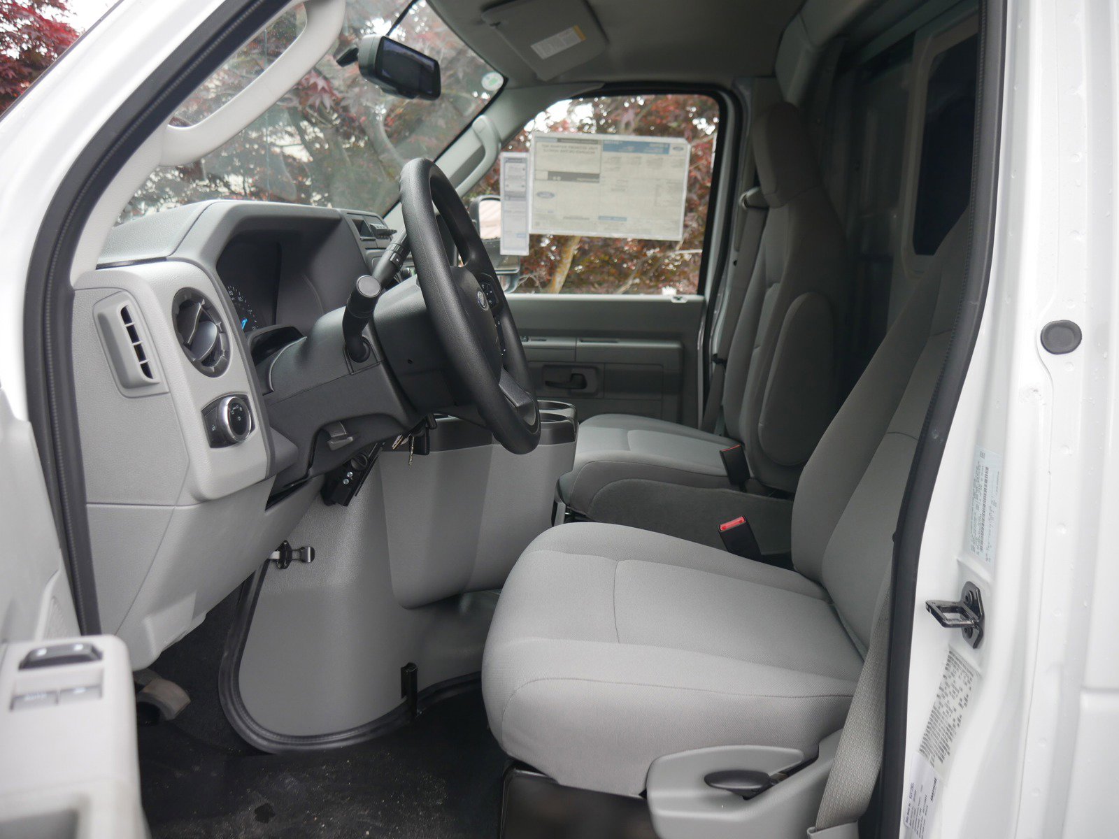 2025 Ford E-350 photo 2