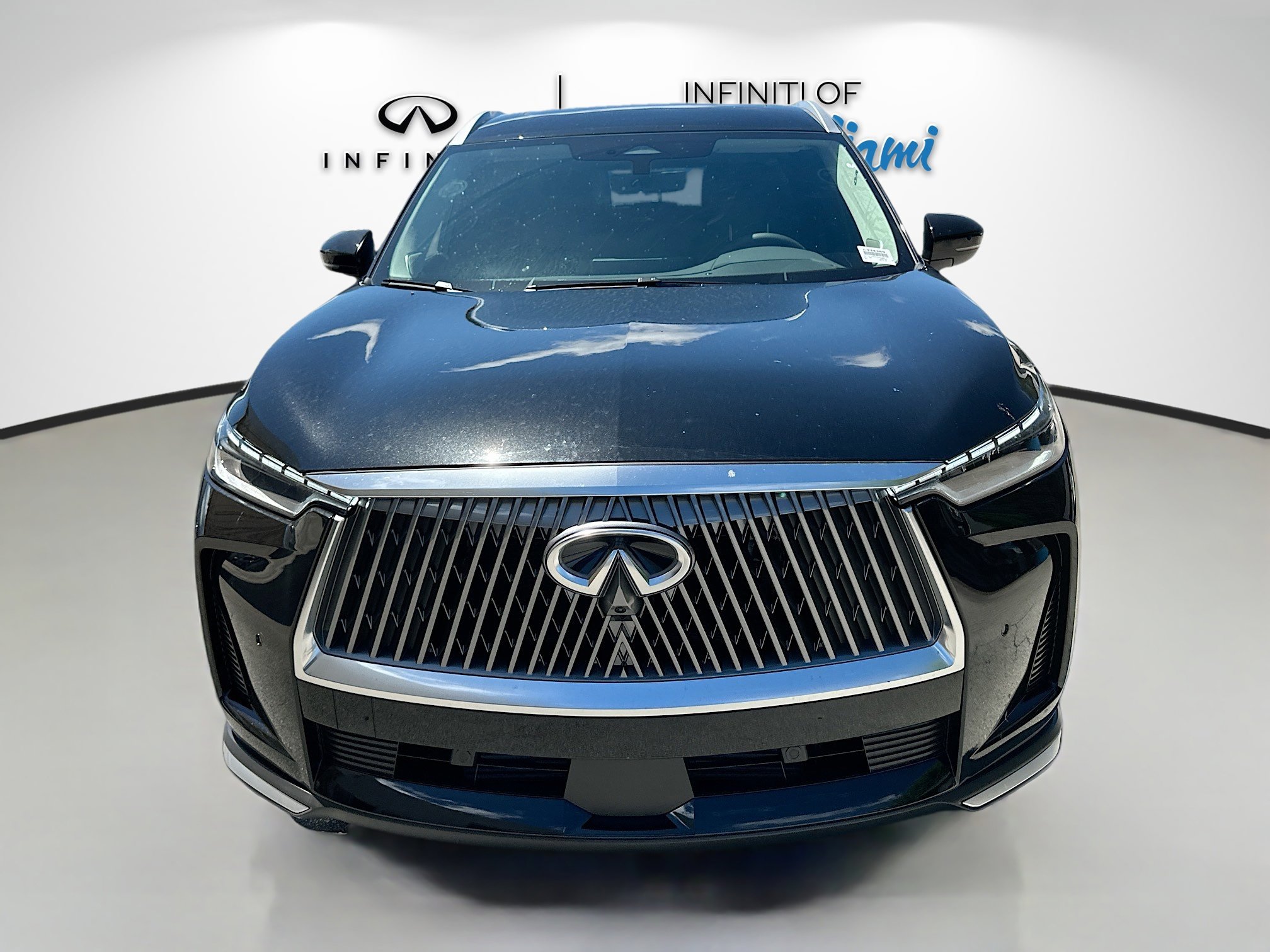 2026 Infiniti QX60 Luxe photo 2