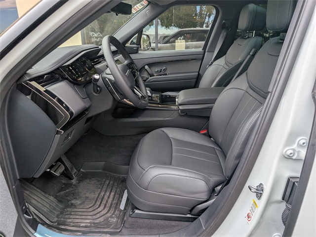 2025 Land Rover Range Rover Sport SE photo 6
