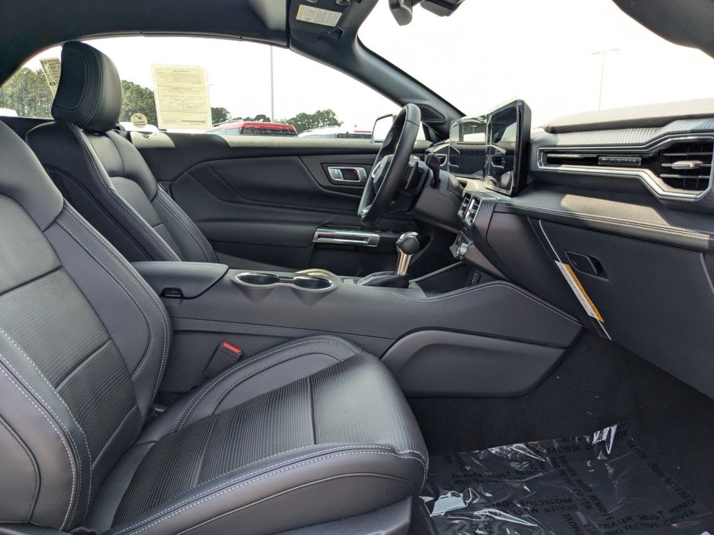 2025 Ford Mustang GT Premium Convertible photo 16