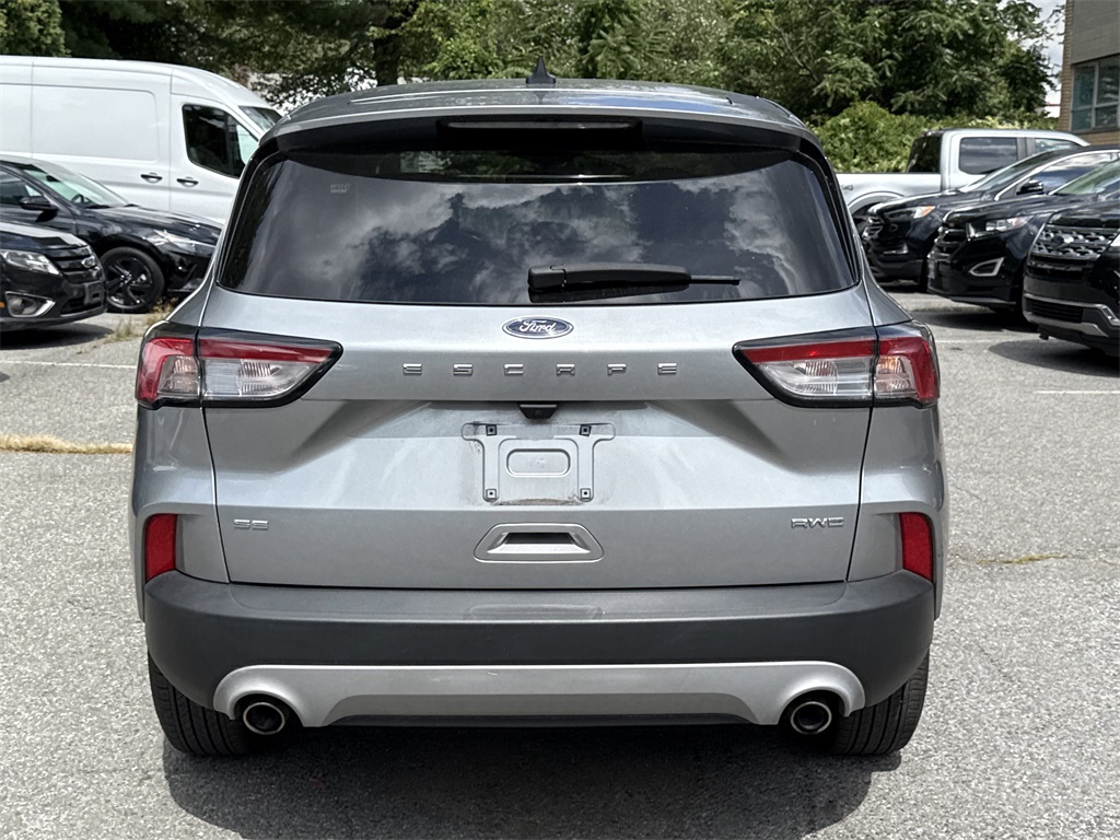 2022 Ford Escape SE photo 3