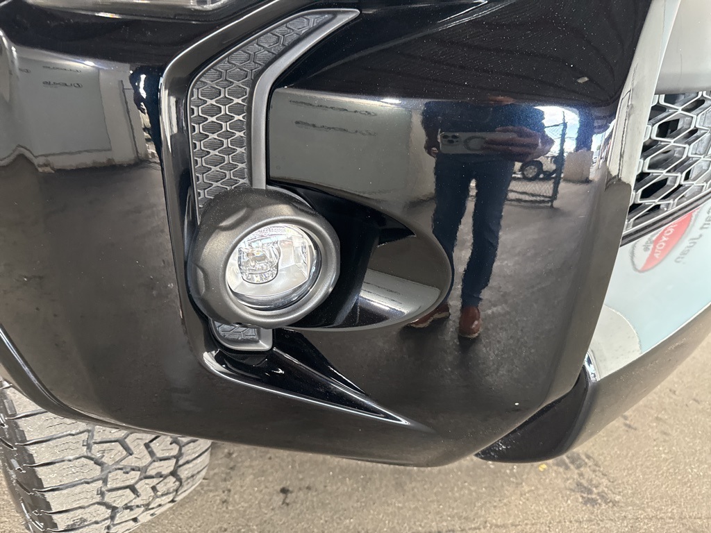 2020 Toyota 4Runner SR5 photo 9