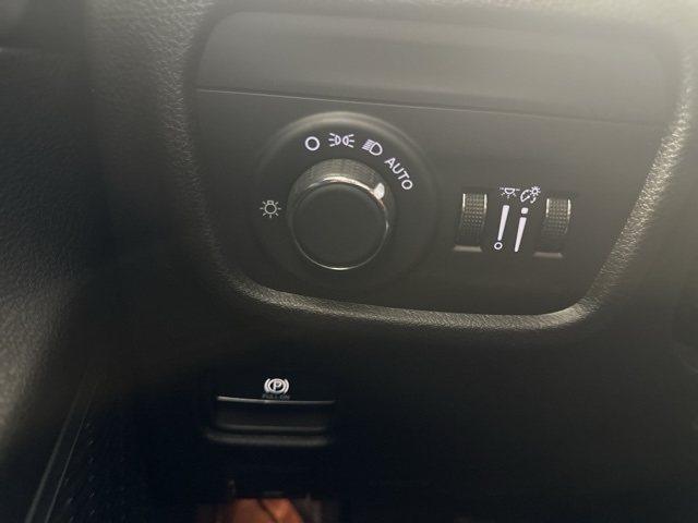 2023 Jeep Grand Cherokee Laredo photo 16