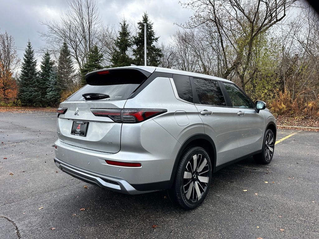 2025 Mitsubishi Outlander SE 2.5 S-AWC photo 4