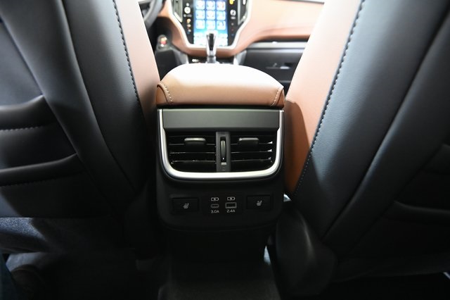 2025 Subaru Outback Touring photo 26