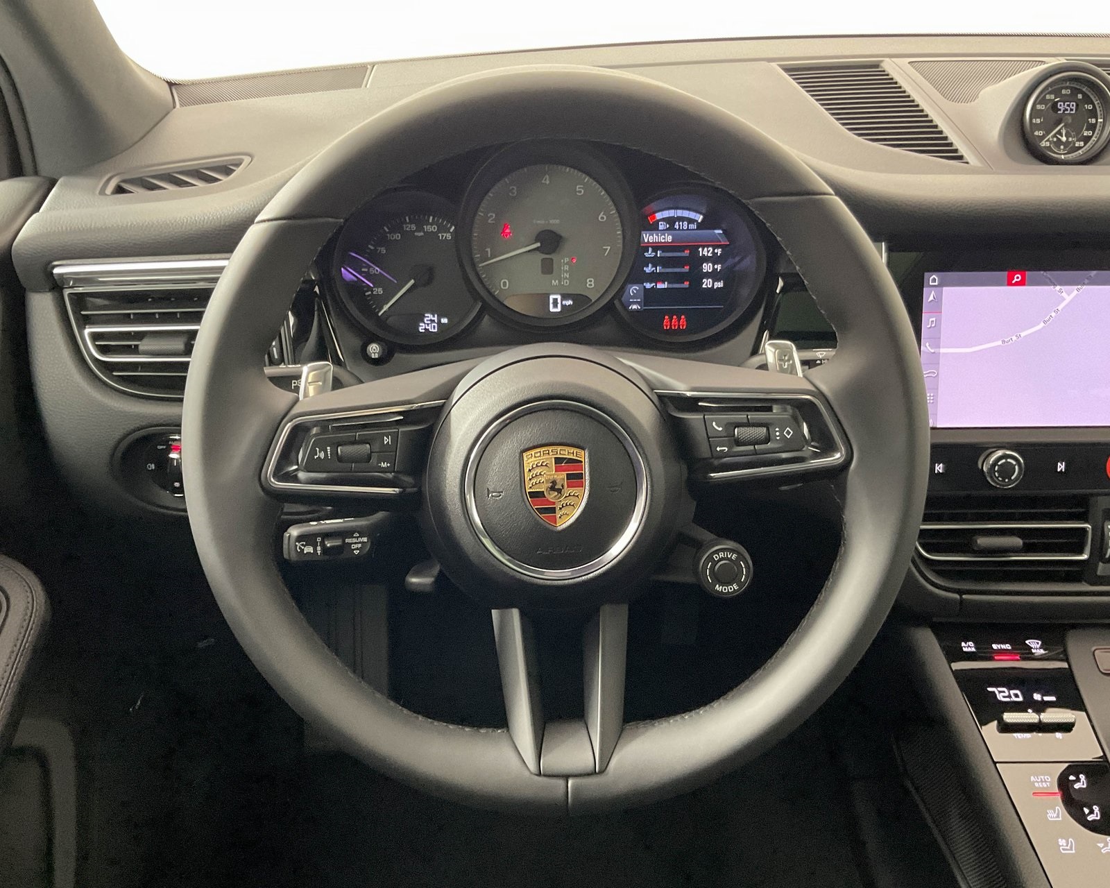 2025 Porsche Macan S photo 15