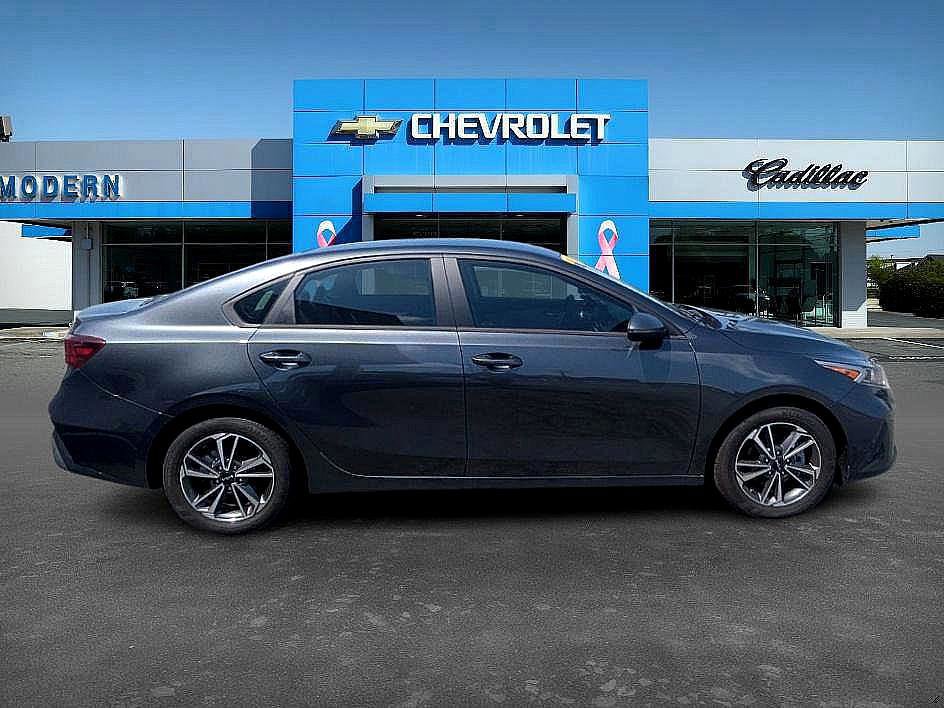 2023 Kia Forte LXS photo 4