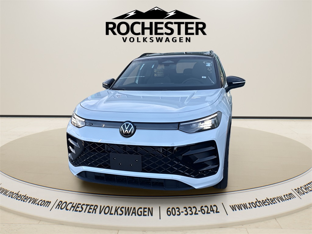 2026 Volkswagen Tiguan SE R-LINE BLACK's photo