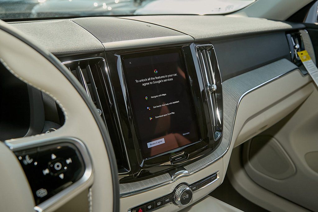 2025 VOLVO XC60 - Image 12