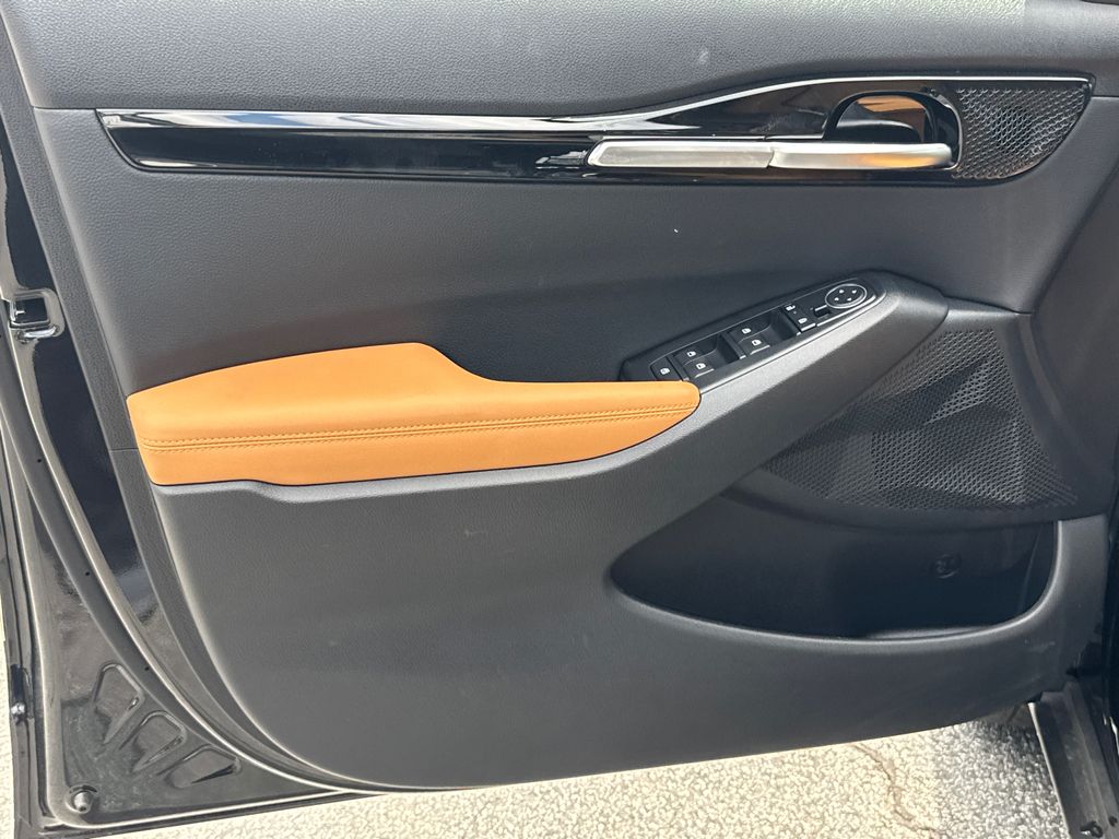 2025 Kia Seltos EX photo 23