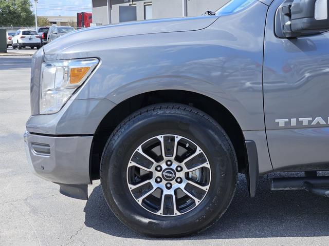 2024 Nissan Titan SV photo 5