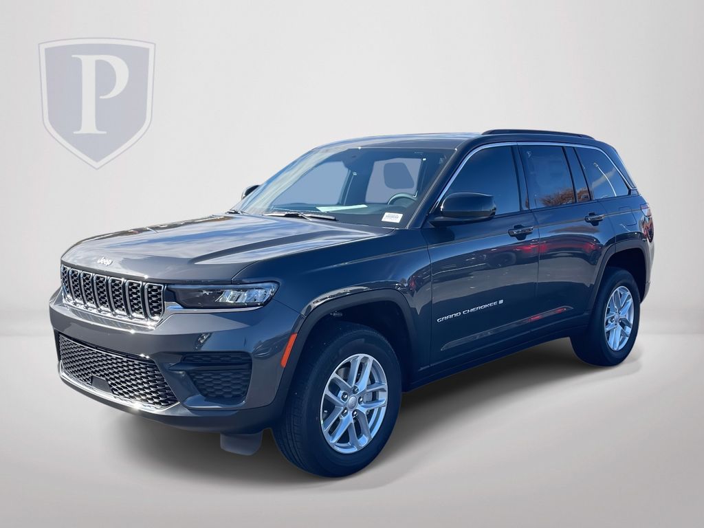 2025 Jeep Grand Cherokee Laredo X photo 3