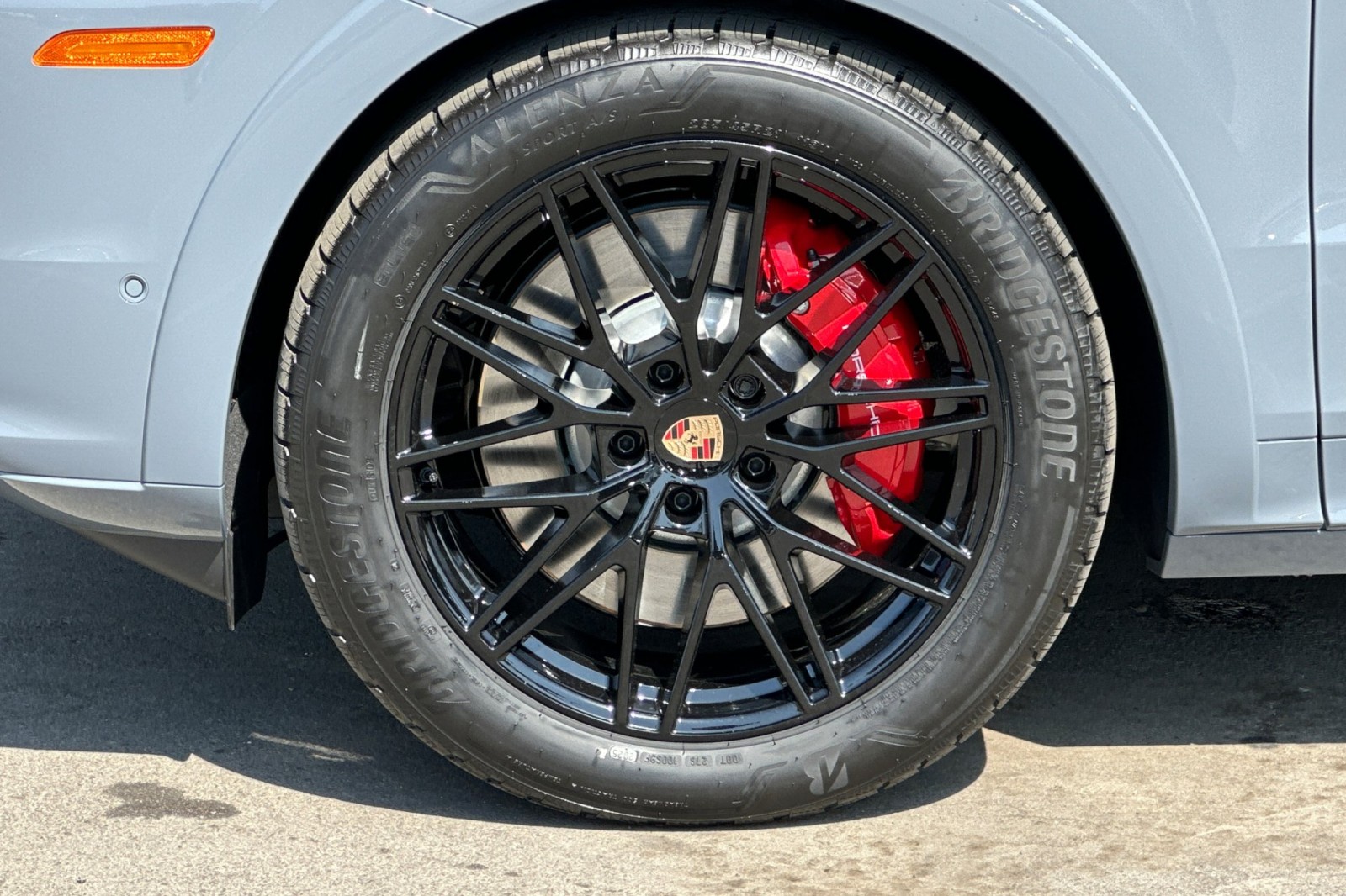 2026 Porsche Cayenne GTS Coupe photo 27