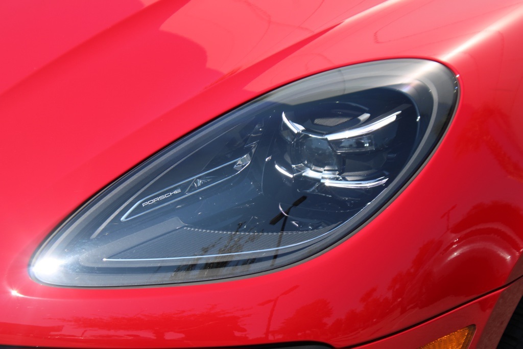 2024 Porsche Macan Base photo 11