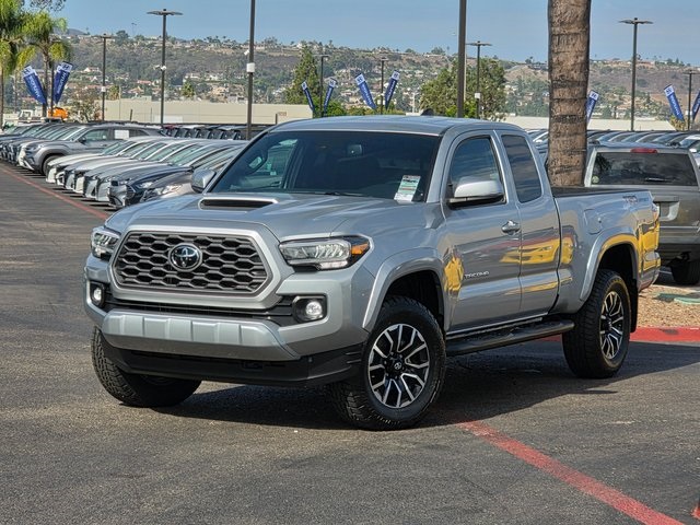 2022 Toyota Tacoma TRD Sport photo 2
