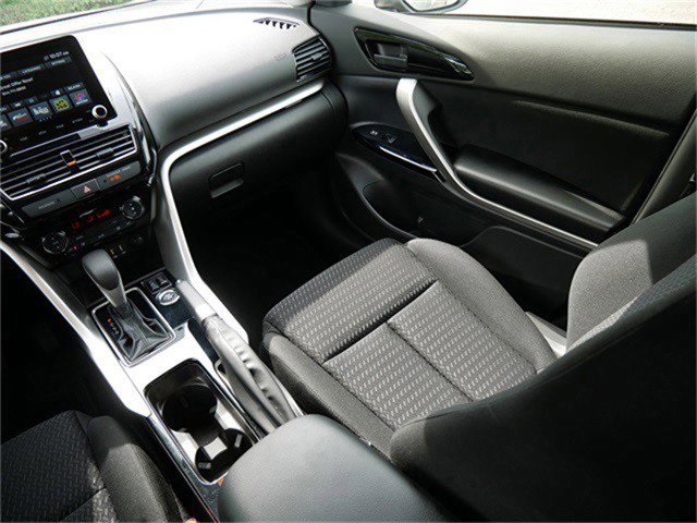 2025 Mitsubishi Eclipse Cross LE photo 10