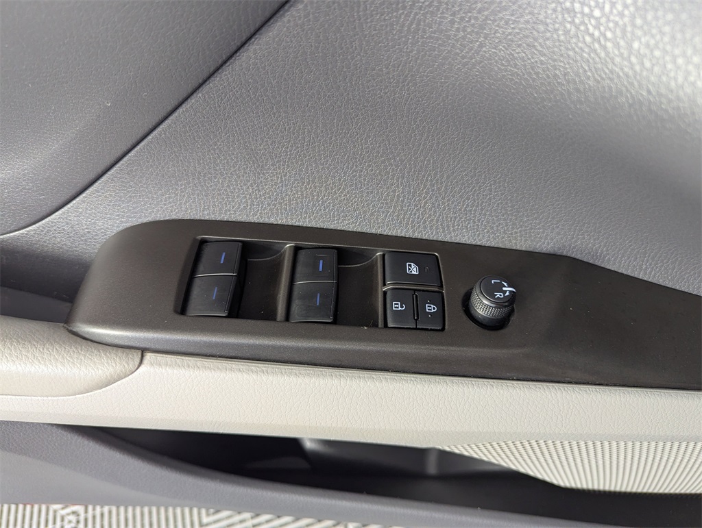 2022 Toyota Camry SE photo 16