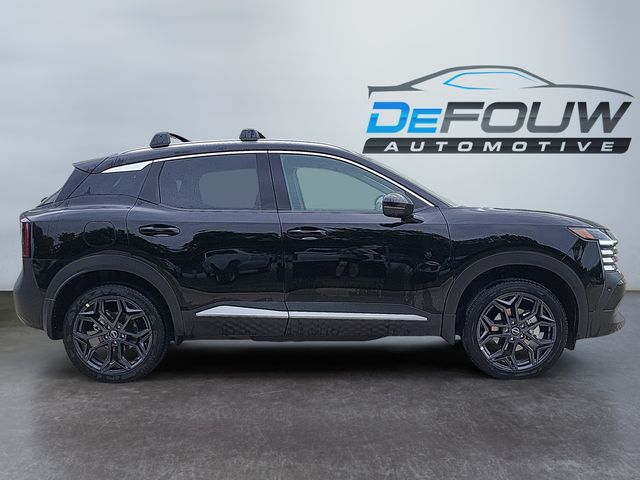 2025 Nissan Kicks SR photo 2