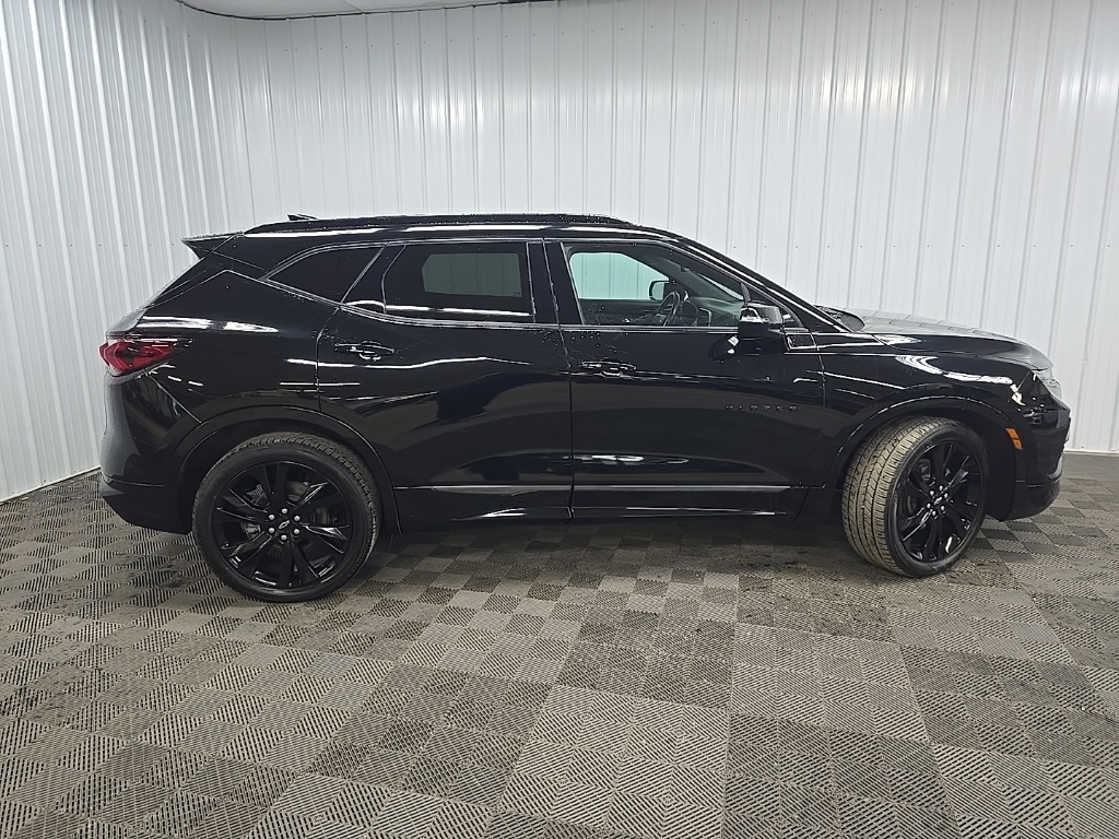 2022 Chevrolet Blazer RS photo 2