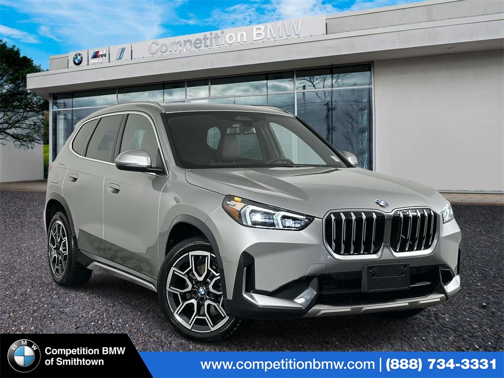2025 BMW X1 28i's photo
