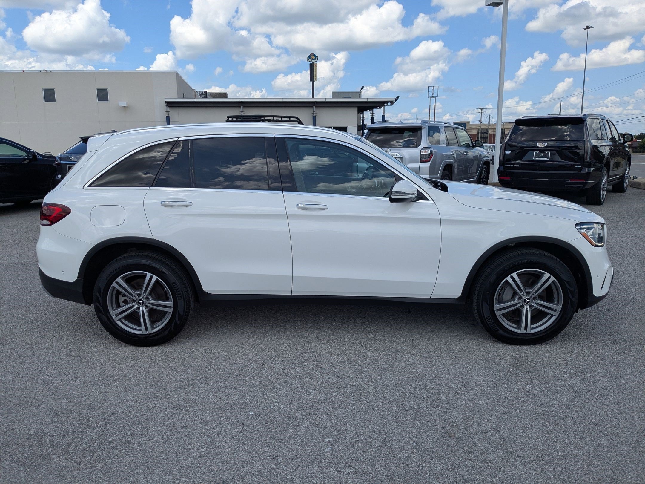 2022 Mercedes Benz GLC 300 4MATIC photo 3