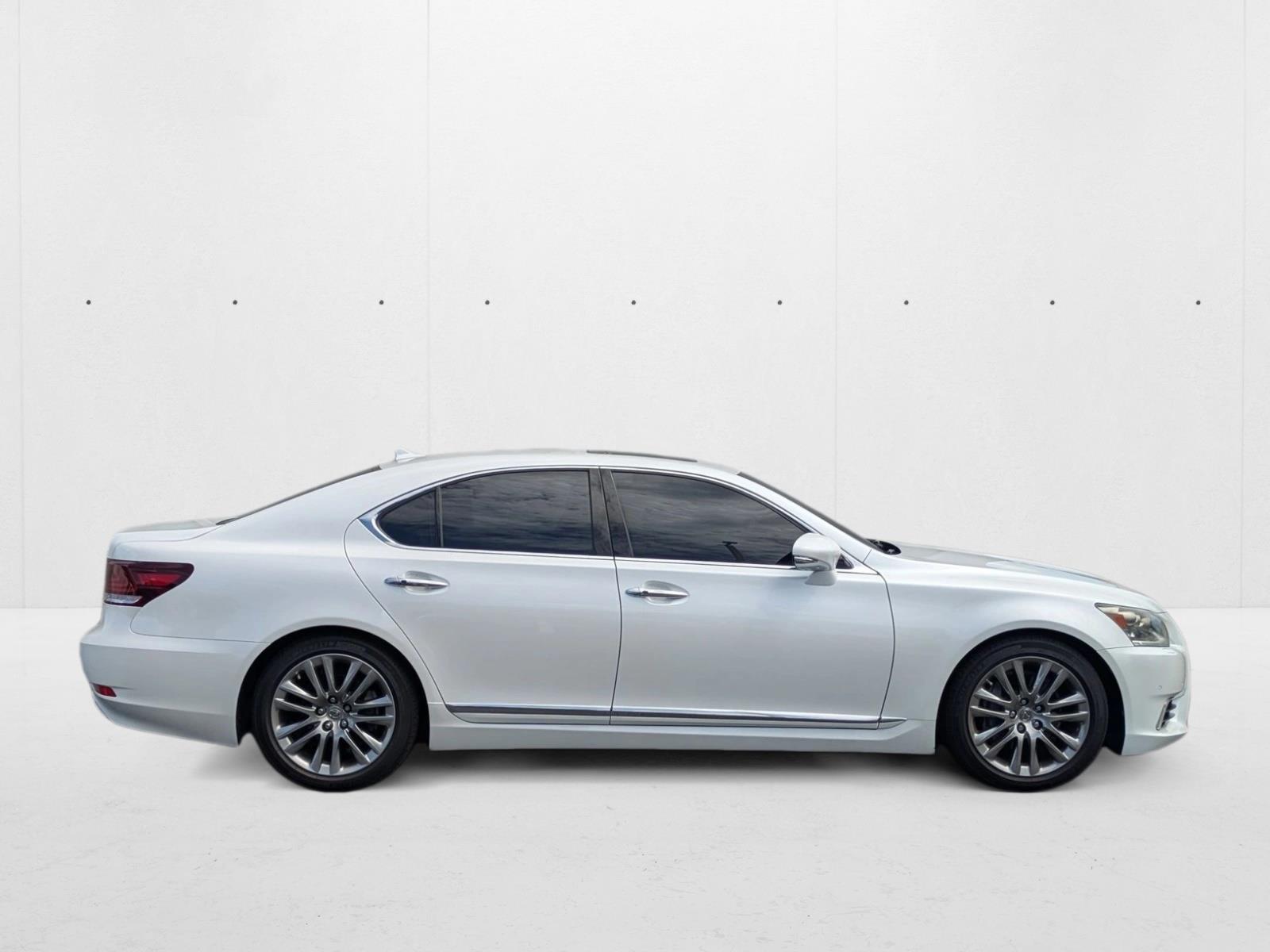 2013 Lexus LS 460 Luxury photo 3