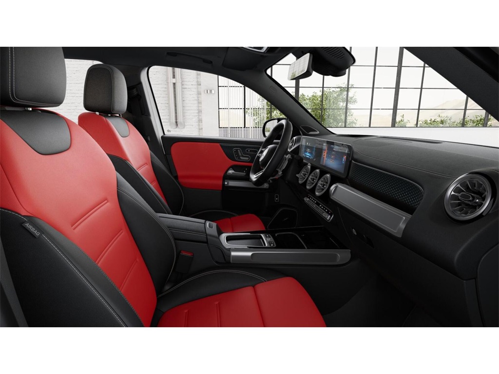 2025 Mercedes Benz GLB 35 AMG 4MATIC photo 4