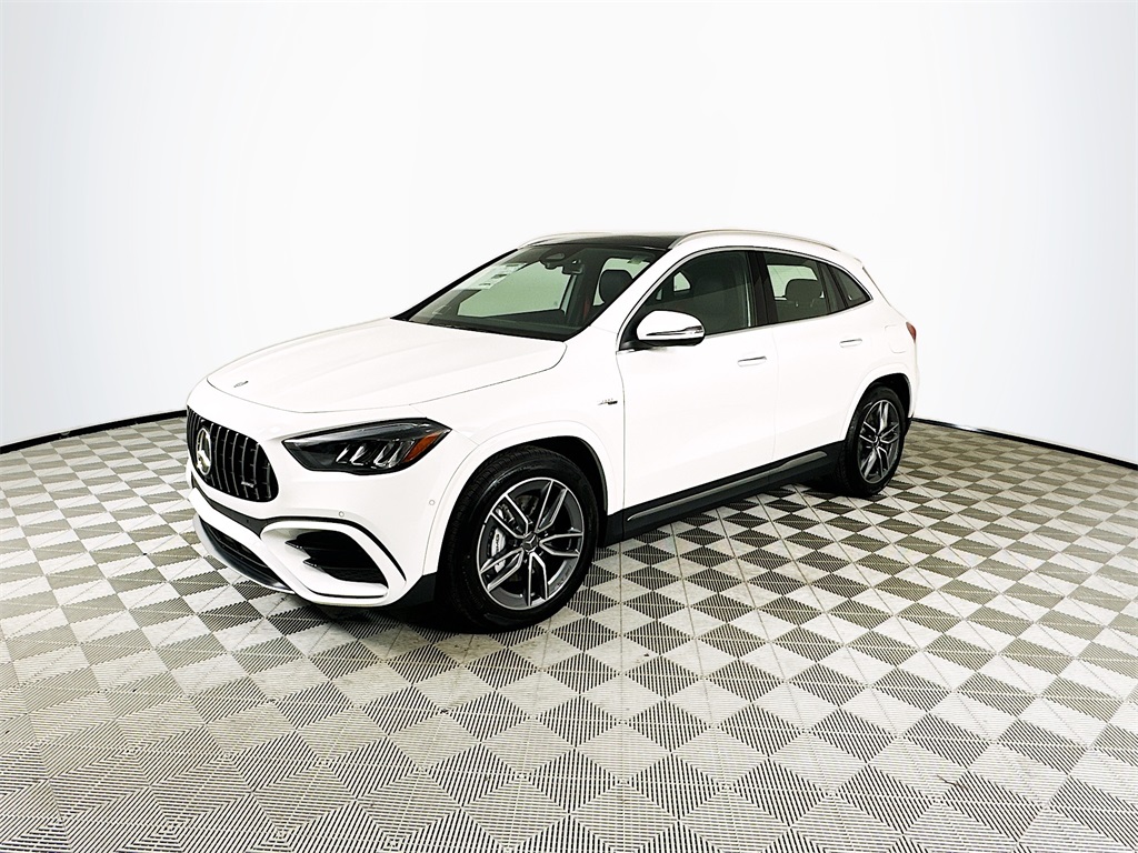 2025 Mercedes Benz GLA 35 AMG photo 3