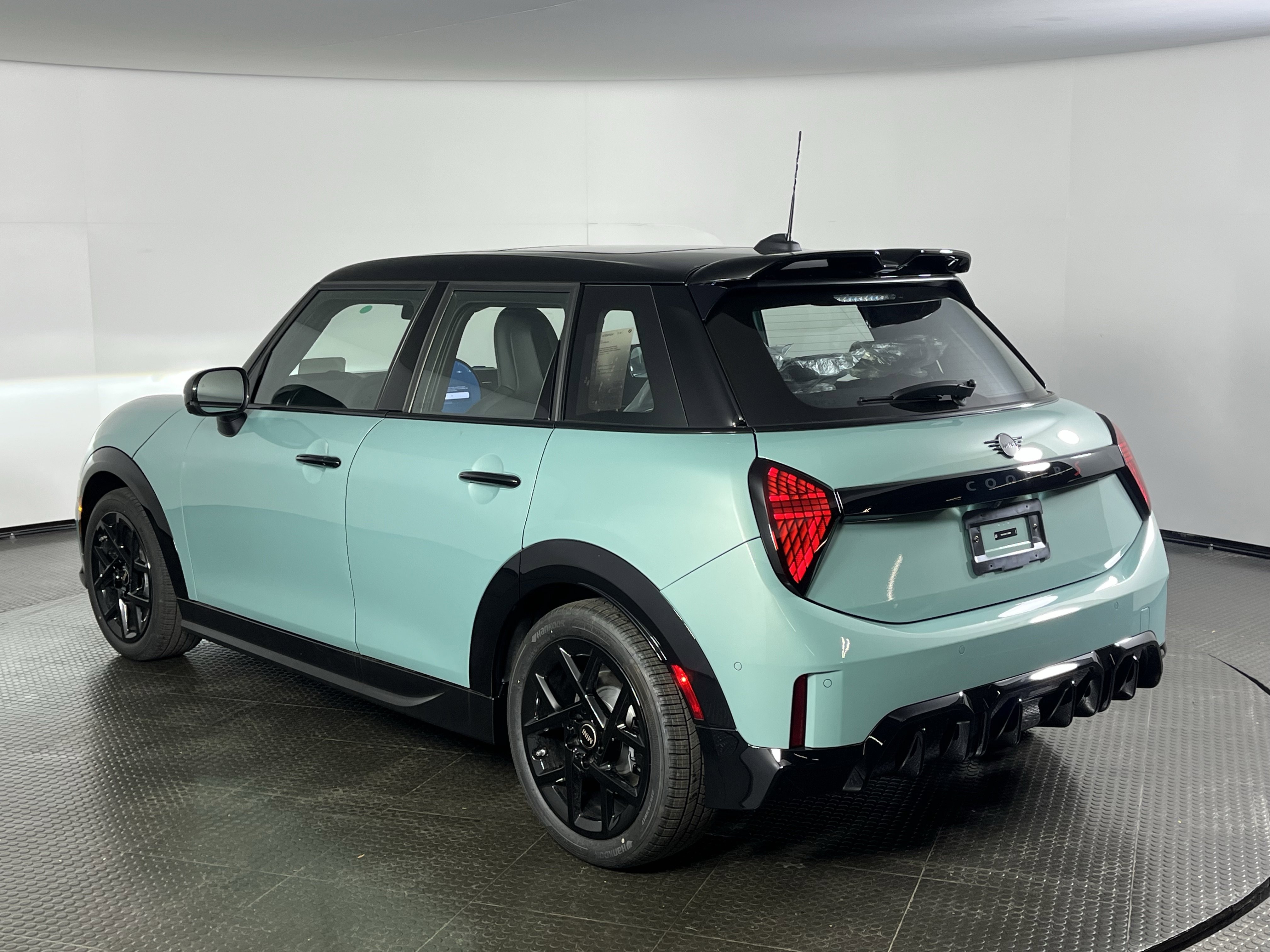 2026 Mini Cooper 4 Door Hardtop S Iconic photo 2