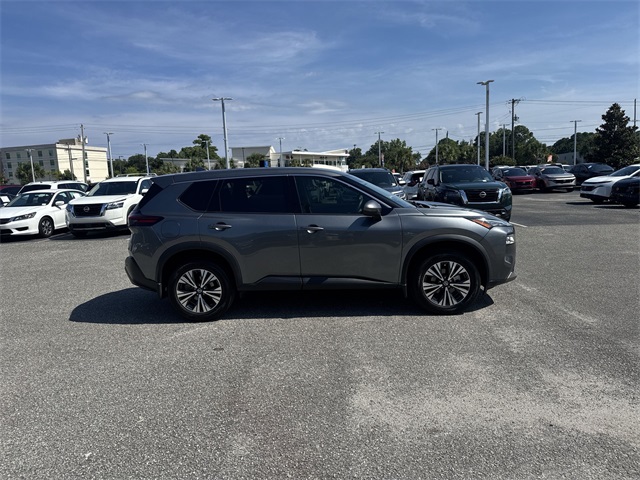 2021 Nissan Rogue SV photo 4