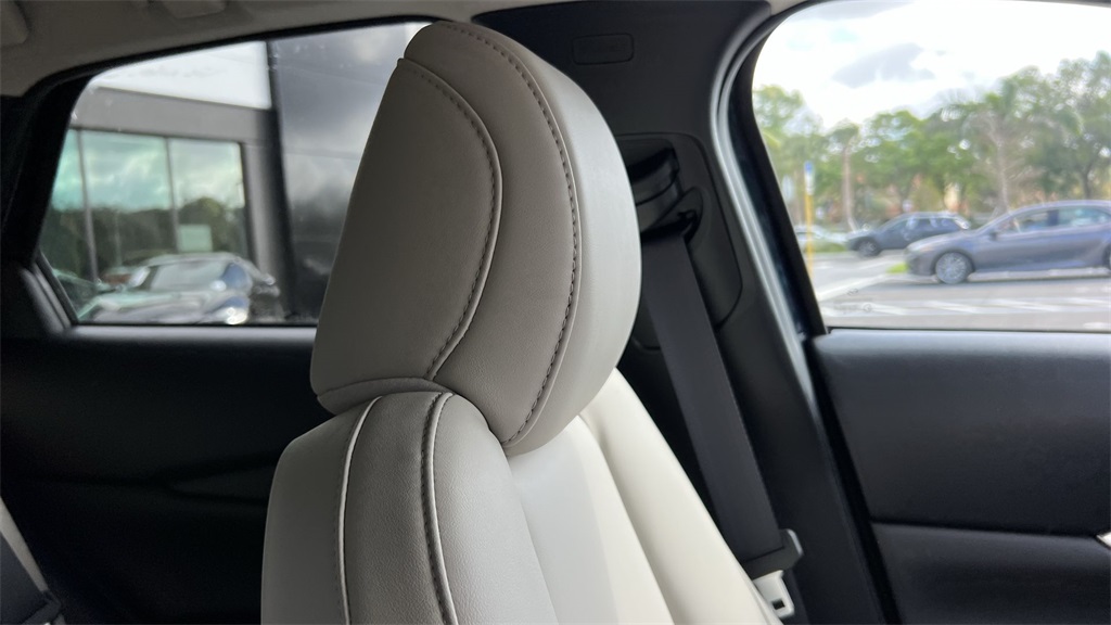 2024 Mazda CX-30 2.5 S Preferred photo 19