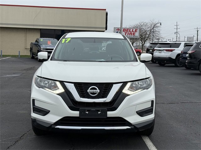 2017 Nissan Rogue S photo 2