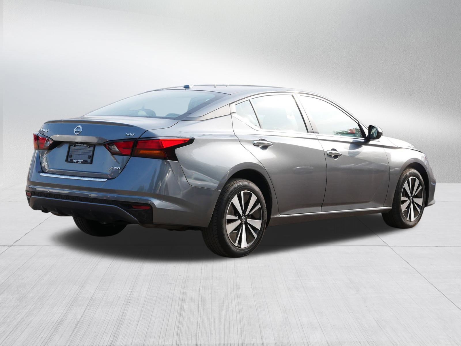 2022 Nissan Altima 2.5 SV photo 7