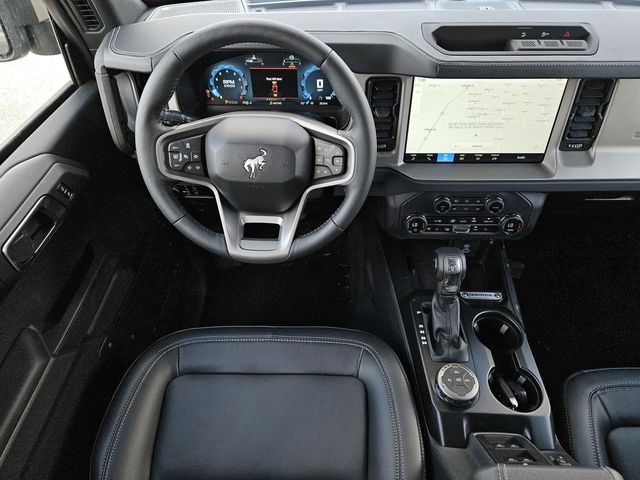 2025 Ford Bronco Outer Banks photo 3