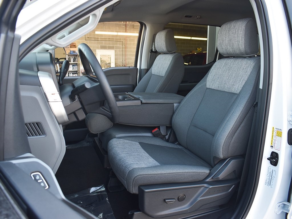 2026 Ford F-350 XLT photo 4