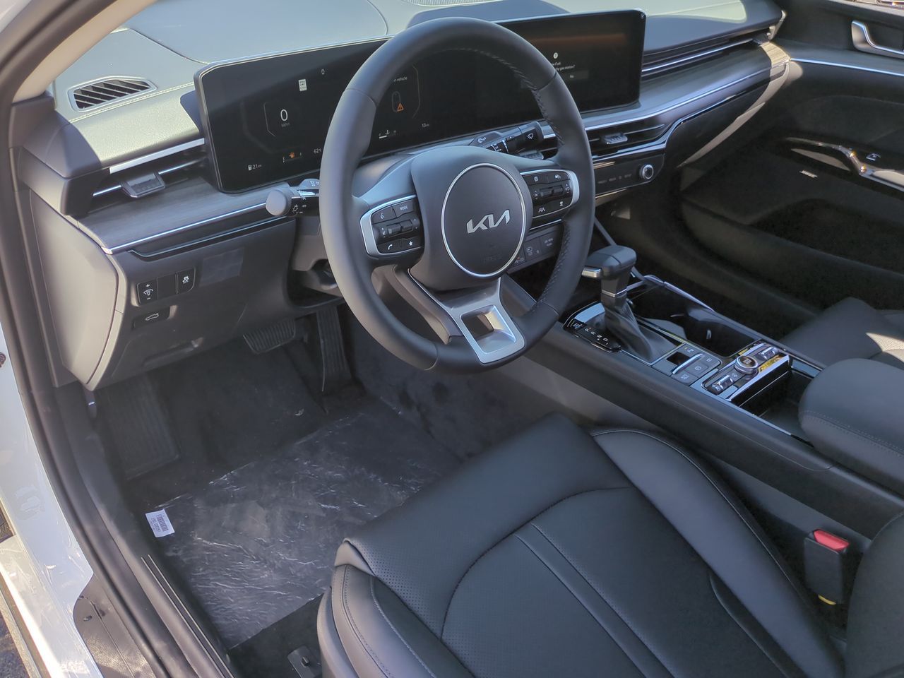 2025 Kia K5 EX photo 9