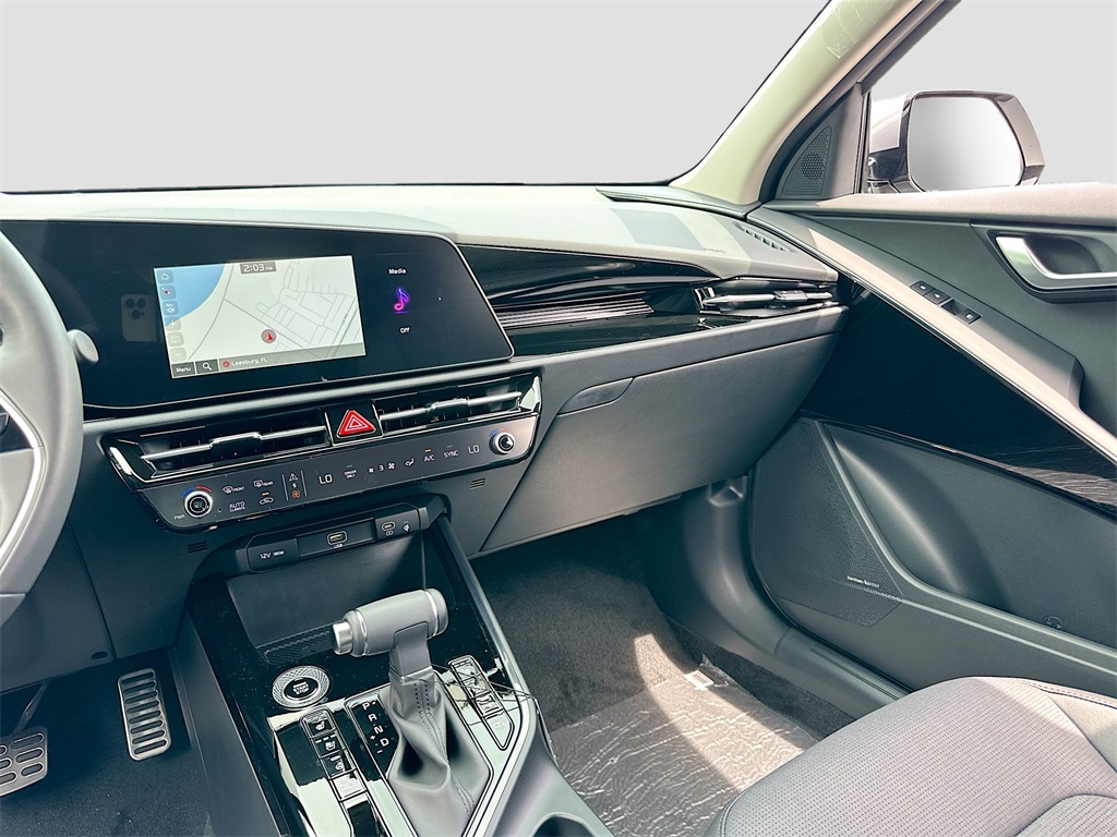 2025 Kia Niro SX Touring photo 20