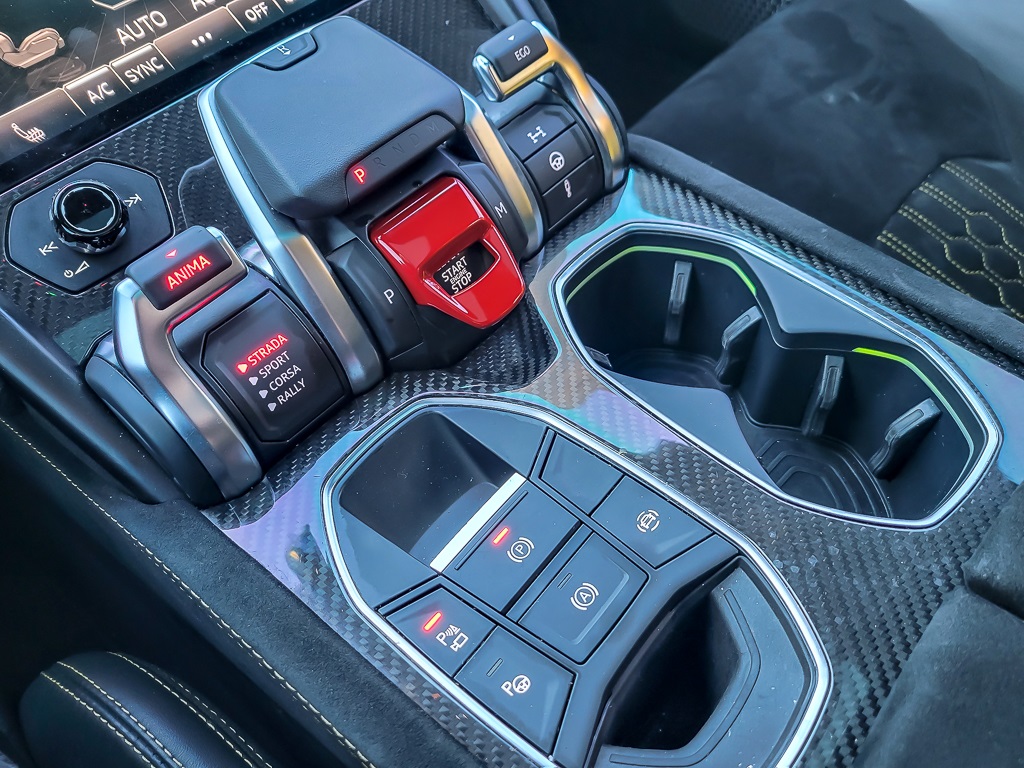 2023 LAMBORGHINI URUS - Image 16