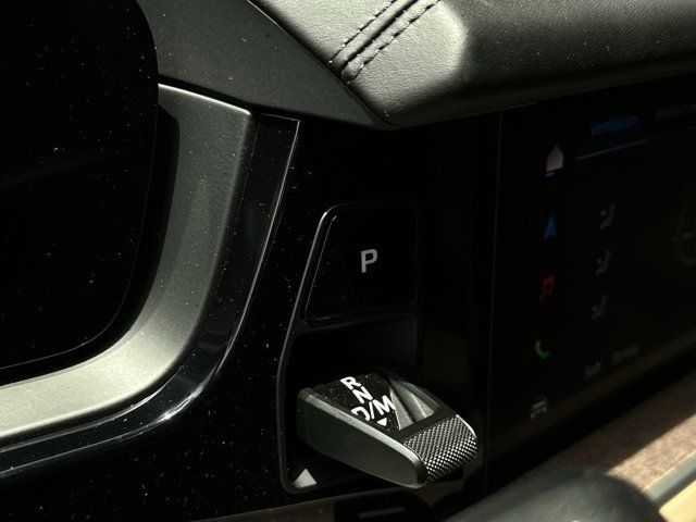 2024 Porsche Cayenne Coupe Base photo 13