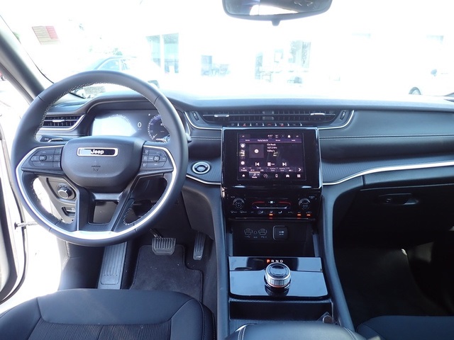2024 Jeep Grand Cherokee Laredo photo 14