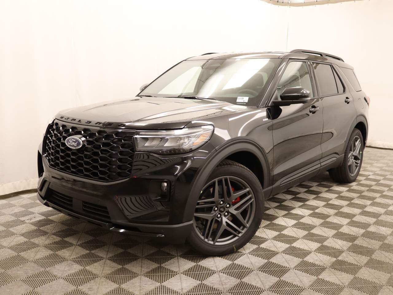 2025 Ford Explorer ST-LINE's photo