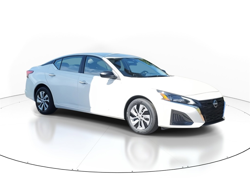 2025 Nissan Altima 2.5 S photo 2