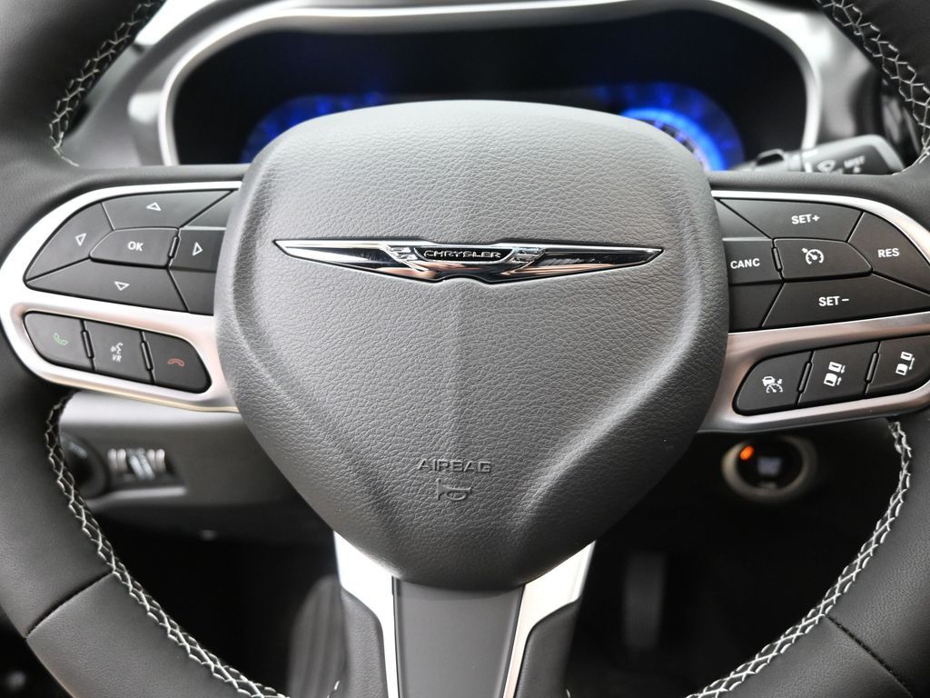 2026 Chrysler Pacifica photo 19