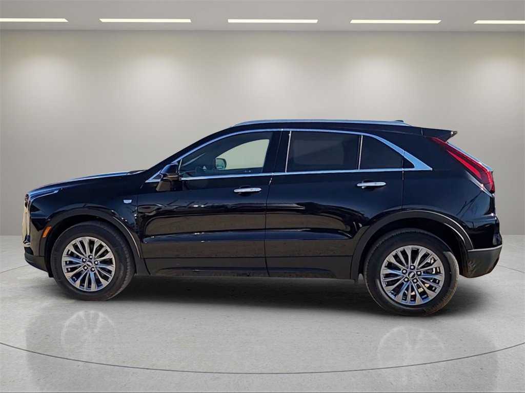 2025 Cadillac XT4 Premium Luxury photo 2