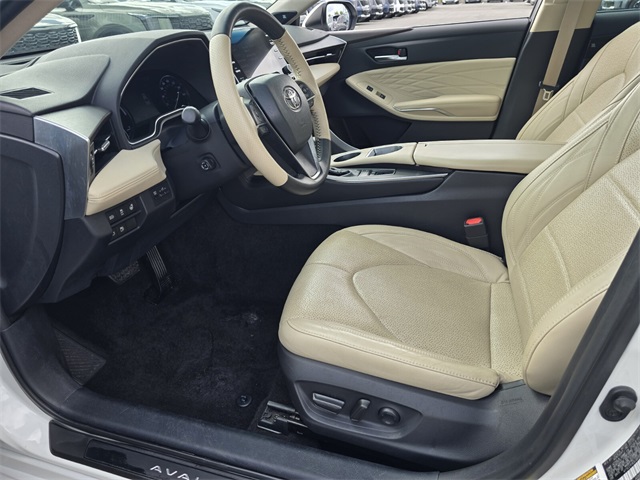 2020 Toyota Avalon Hybrid Limited photo 4